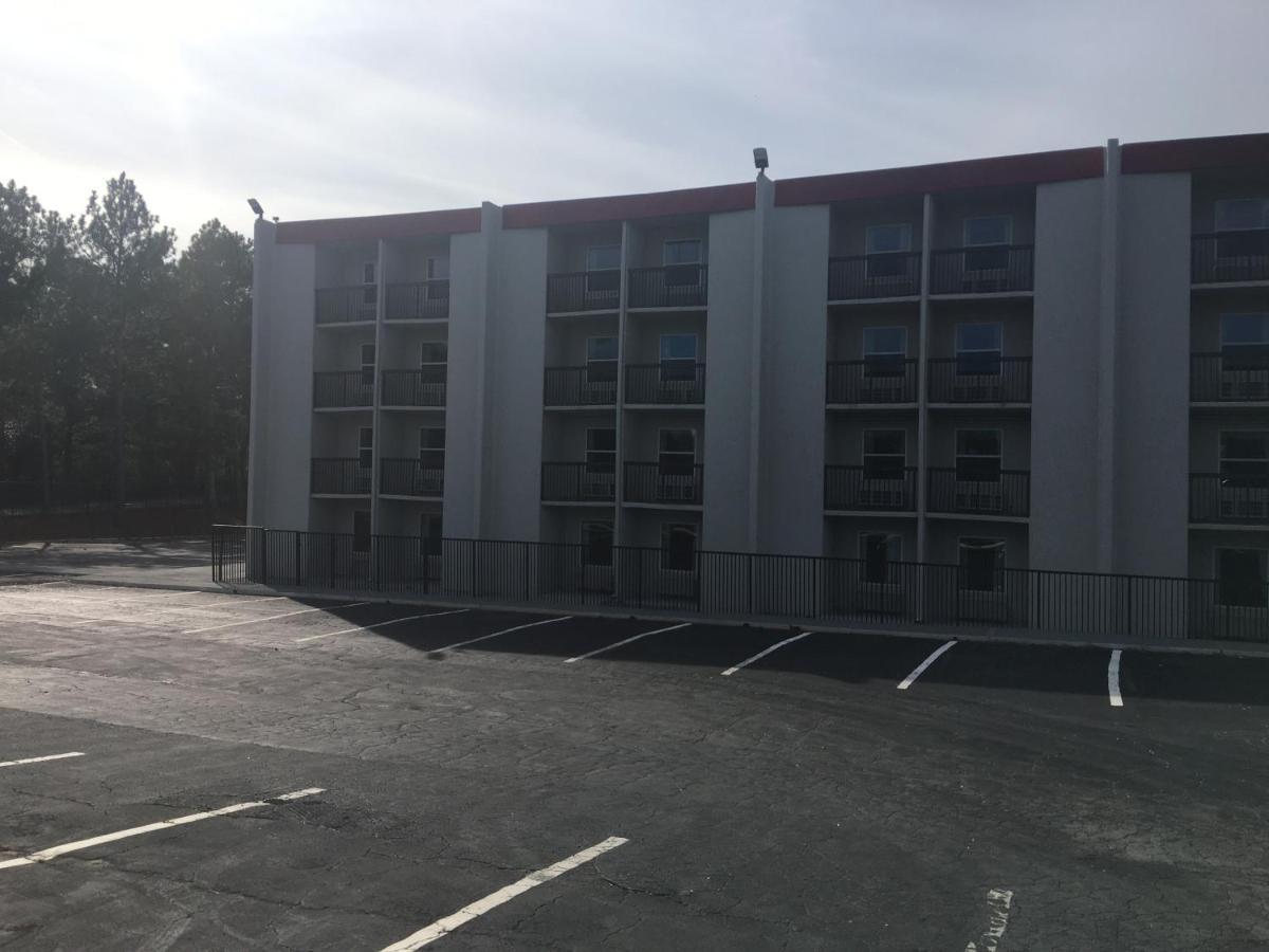 Peachtree Inn & Suites Doraville Exterior foto